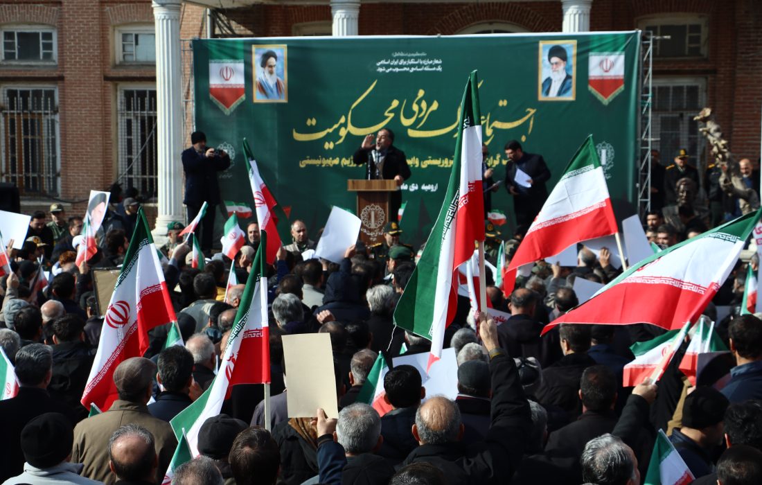 حضور حماسی مردم ارومیه در تجمع ۲۲ دی ماه بر علیه اغتشاش گران
