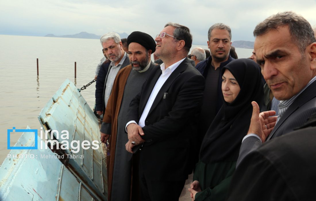 بازدید رئیس سازمان حفاظت محیط زیست از دریاچه ارومیه: گامی به سوی احیای طبیعت