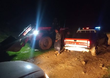 ۸ خانوار در گل‌ولای محور تکاب محبوس شدند