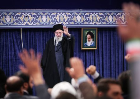 وفاداری به امام شهید و آرمان‌های انقلاب اسلامی را سرلوحه خود قرار داده‌ایم