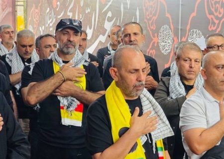 زائران ترکیه برای وداع با پیکر امام شهید از مرز بازرگان وارد شدند