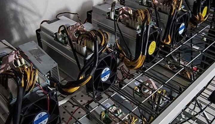 توقیف ۴۱ دستگاه ماینر غیرمجاز در شهرک صنعتی ارومیه
